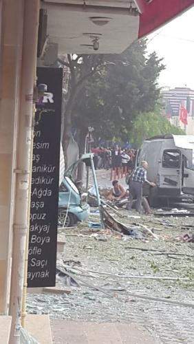 İstanbul Yenibosna'dan patlama görüntüleri