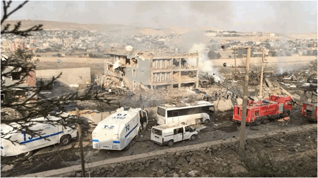 Cizre'de bombalı saldırı görüntüleri