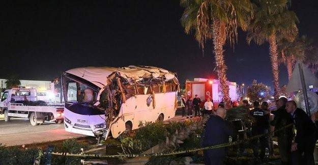 Antalya'daki trafik kazasında 20 kişi yaralandı