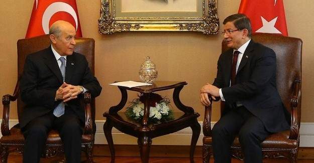 Davutoğlu ve Bahçeli mecliste görüştü