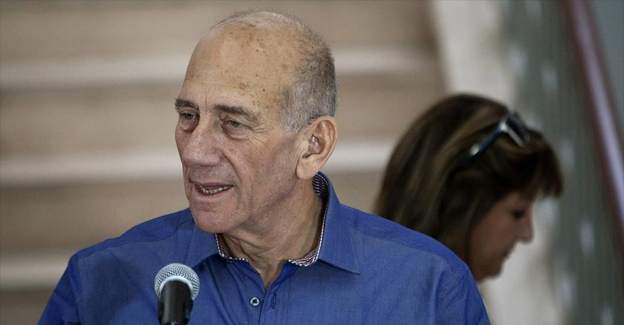 İsrail eski Başbakanı Olmert cezaevine girdi