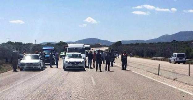 Soma-Kırkağaç'da teröristler sivil araçları hedefledi!