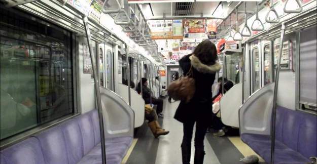 Gökçek'ten metroda 'kadınlara ayrı vagon' anketi