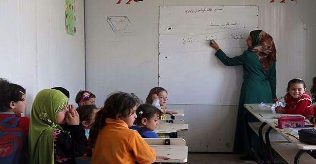Suriyeli öğretmenlerin formasyon eğitimi başladı