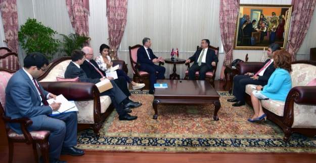 Bakan Yılmaz, İngiltere’nin Ankara Büyükelçisi Moore ile görüştü