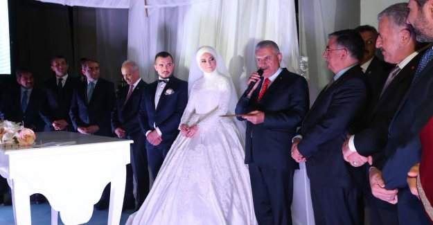 Başbakan Binali Yıldırım nikah şahitliği yaptı