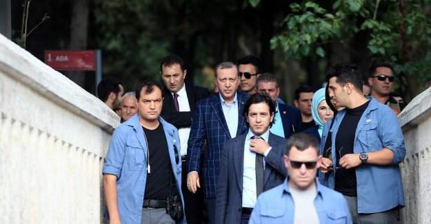 Cumhurbaşkanı Recep Tayyip Erdoğan mezar ziyaretinde!!!