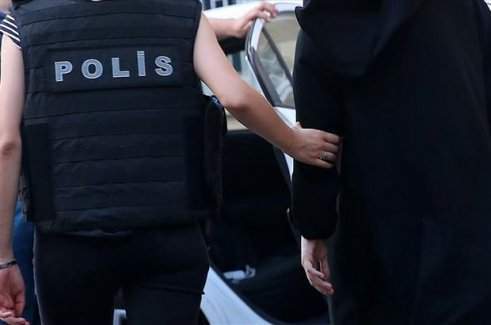 FETÖ'den aranan Betül Bayındır gözaltına alındı