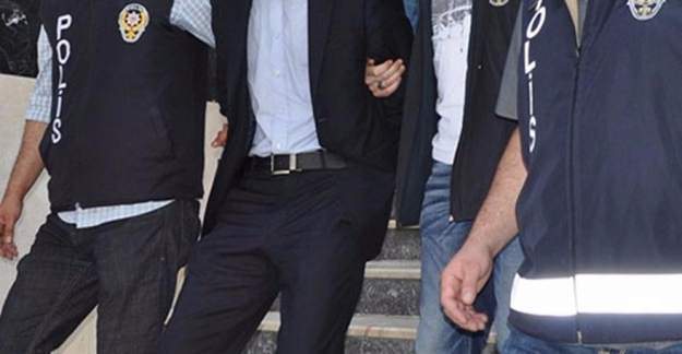 İzmir'de FETÖ operasyonu: 19 gözaltı