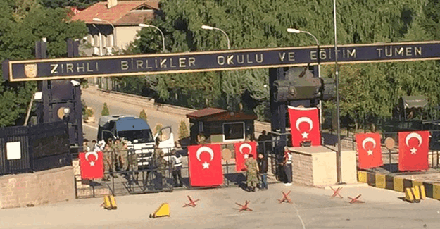 Melih Gökçek: "Askeri alanların Ankara'nın yeni yeşil dokuları olması gerektiği kanaatindeyim"