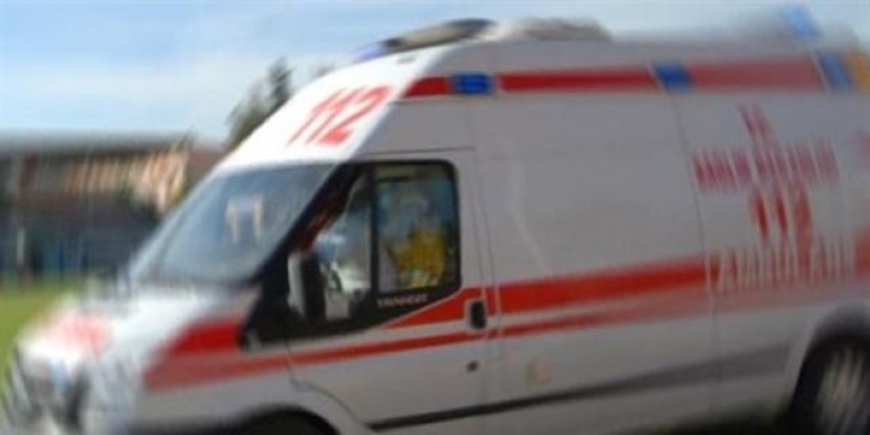 Mersin'de yolcu otobüsü tıra çarptı: 1 kişi öldü, 13 kişi yaralandı