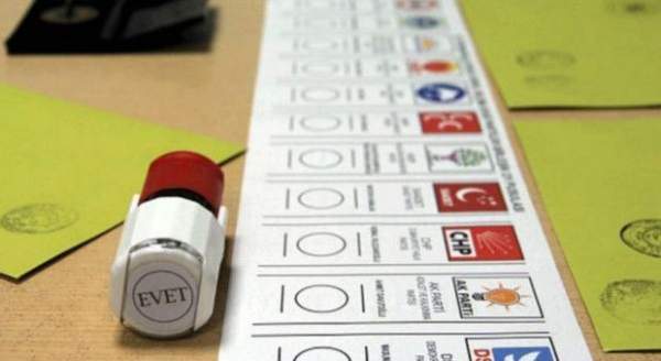 Avrupa'daki Türk seçmenler oylarını kullandı