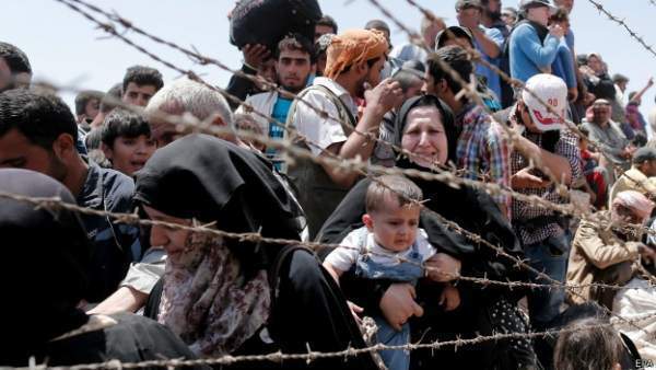 Binlerce Sığınmacı Türkiye Yollarında