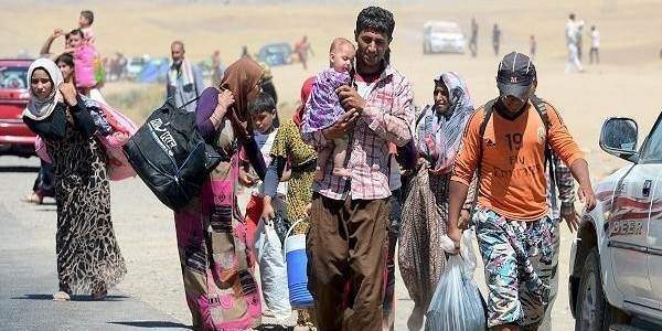 En az 50 bin Suriyeli Türkiye yolunda