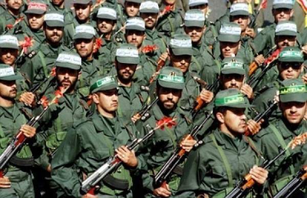 İran binlerce askerini Suriye'ye gönderdi