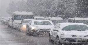 Ankara'da kar yağışı sonrası zincirleme trafik kazaları