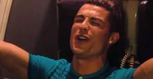 Cristiano Ronaldo, şarkıcılığa özenirse