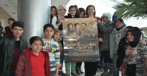 Tatvan ilçesinde öğretmenlik yapan Mihraç Kulu, 600 öğrenciyi sinemaya götürdü