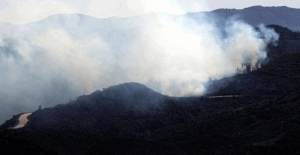 Türkiye sınırındaki Türkmen Dağı'nda yangın devam ediyor