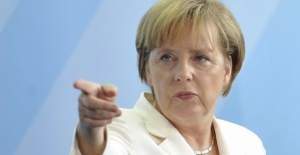 Merkel'den Avrupa Birliğine Türkiye uyarısı