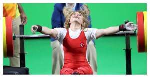 Milli haltercimiz Nazmiye Muratlı'dan altın madalyayla tarihe geçti!