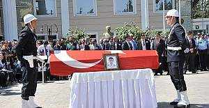 İstanbul Emniyeti'nde şehitler için tören düzenleniyor