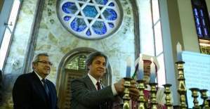 Museviler İstanbul'da Hanuka Bayramı'nı kutladı