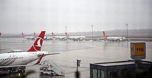Atatürk Havalimanı'na kar engeli