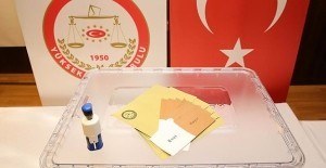 Kararsızlar 'evet'e kayıyor - İşte Çavuşoğlu'ndan referandum anketi açıklaması