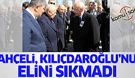 Devlet Bahçeli Şehit Cenazesinde El Uzatan Kemal Kılıçdaroğlu'nun Elini Sıkmadı